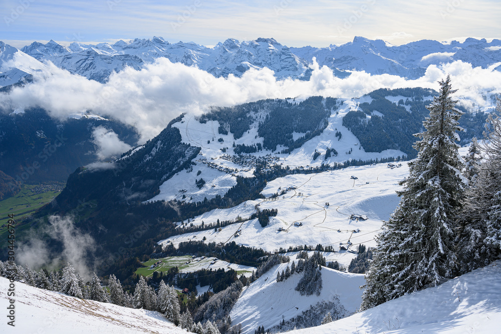 Berglandschaft aus der Sicht des Stanserhorns, Schweiz