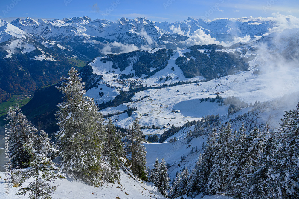 Berglandschaft aus der Sicht des Stanserhorns, Nidwalden, Schweiz