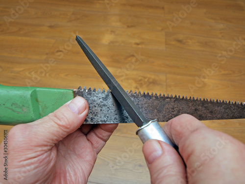Sharpening saw 2