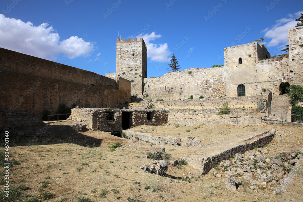 Castello di Lombardia in Enna. Sizilien. Italien