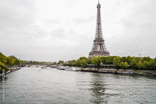 Tour Eiffel et la Seine © Unregardphotographie