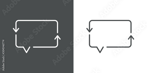 Símbolo actualizar mensaje. Icono plano lineal burbuja de habla con flechas en fondo gris y fondo blanco