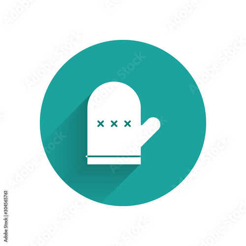 White Oven glove icon isolated with long shadow. Kitchen potholder sign. Cooking glove. Green circle button. Vector Illustration