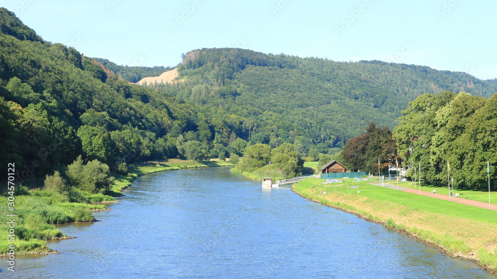 Fototapeta premium Die Weser bei Bad Karlshafen