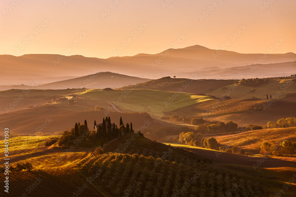 Tuscan hills at sunrise, San Quirico d´Orcia, Tuscany, Italy