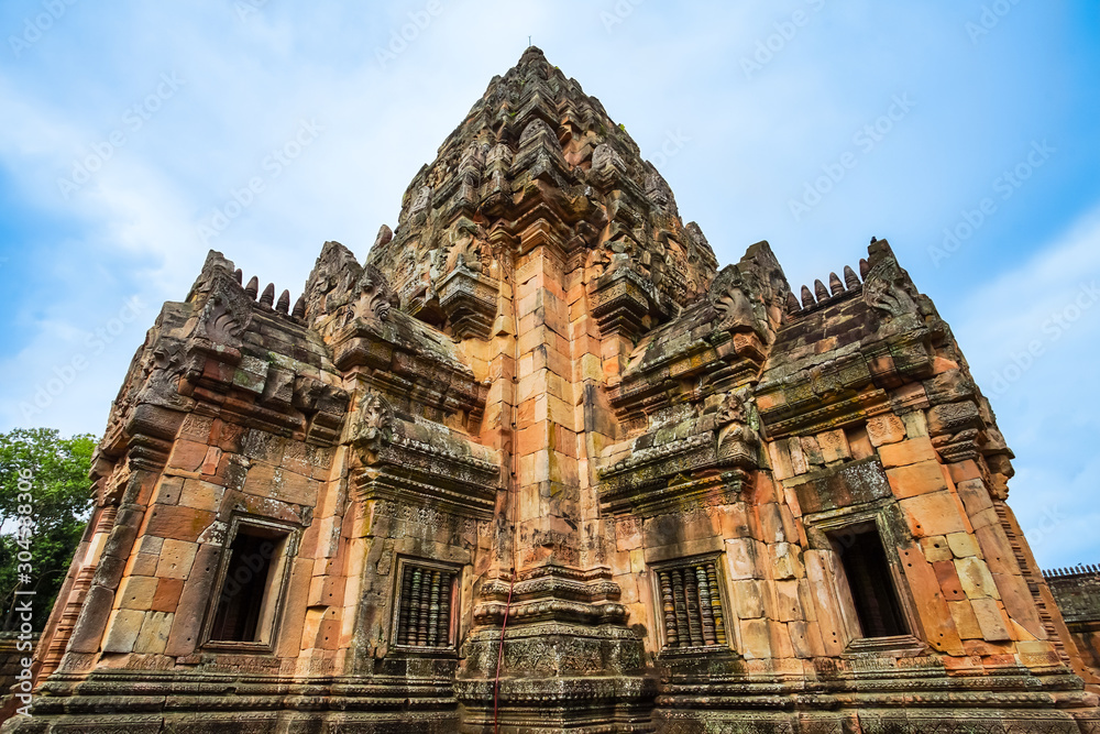 Prasat Hin Phanom Rung (Phanom Rung Stone Castle)