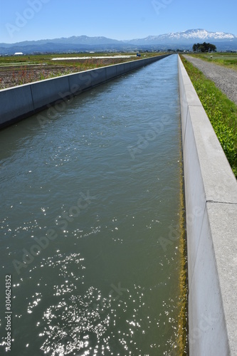 Wallpaper Mural 農業用水路 Torontodigital.ca