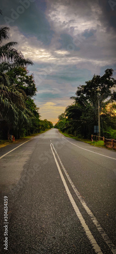 Nature, road and other landscapes are the best kind of getaway pictures. © prithvi