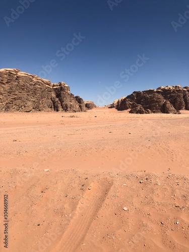 the fascinating arid and desert landscape of Wadi Rum