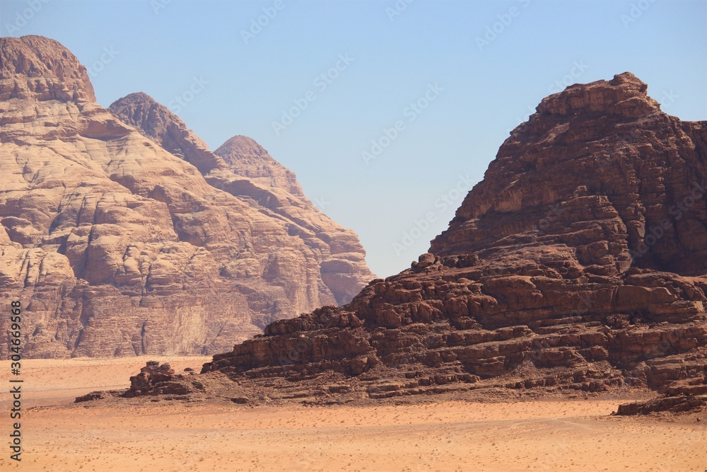 the fascinating arid and desert landscape of Wadi Rum