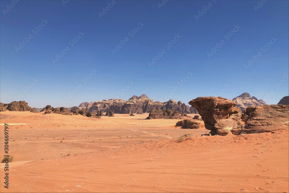 the fascinating arid and desert landscape of Wadi Rum