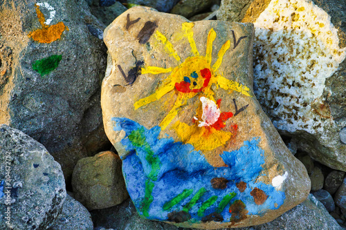 Obraz na płótnie Sonne und Meer gemalt auf dem Stein w salonie