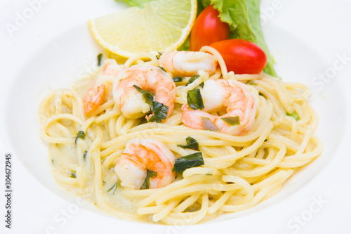 spaghetti cream cheese white sauce with shrimp Italian food style