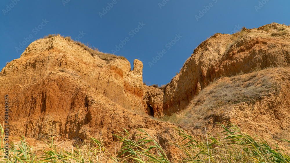 View to the Red Grand Stone Rocks i View to the Red Grand Stone Rocks i