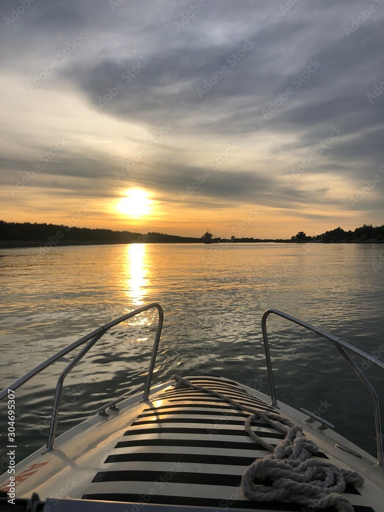 Obraz premium sunset on the delta