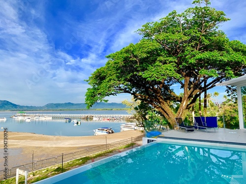 Fototapeta Naklejka Na Ścianę i Meble -  swimming pool in a resort phuket 