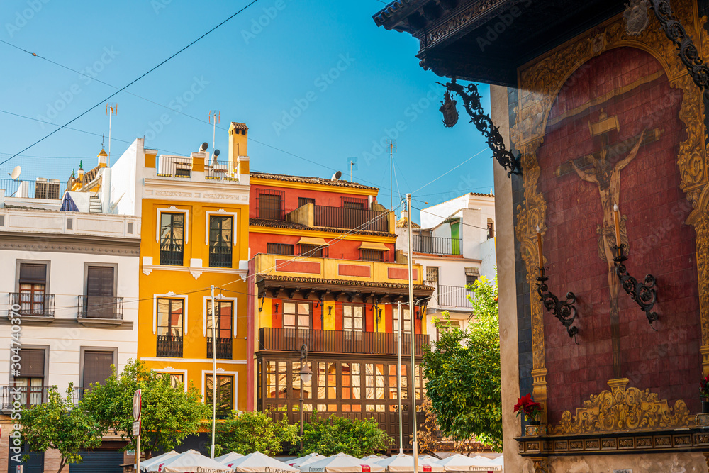 Obraz premium SEVILLA, SPAIN - January 13, 2018: Street view of downtown in Seville city, Spain