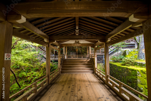 京都の観光名所禅林寺の風景