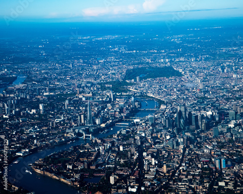 Fototapeta Naklejka Na Ścianę i Meble -  an aerial view of the city of London England