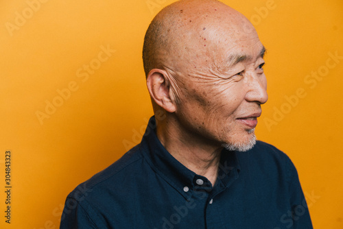 笑顔のシニア男性のポートレート