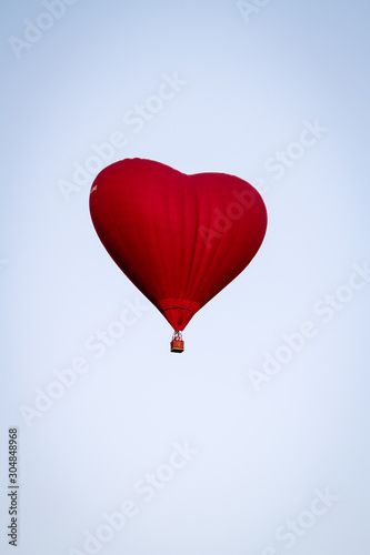 balloon in the form of heart