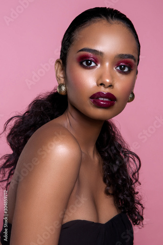 Tablou canvas African American female beauty shoot pink background