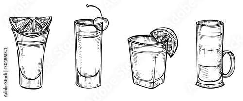 Hand drawn sketch set of alcoholic cocktails. Glass of tequila, vodka, cocktail, shot drink. Vector illustration on white background