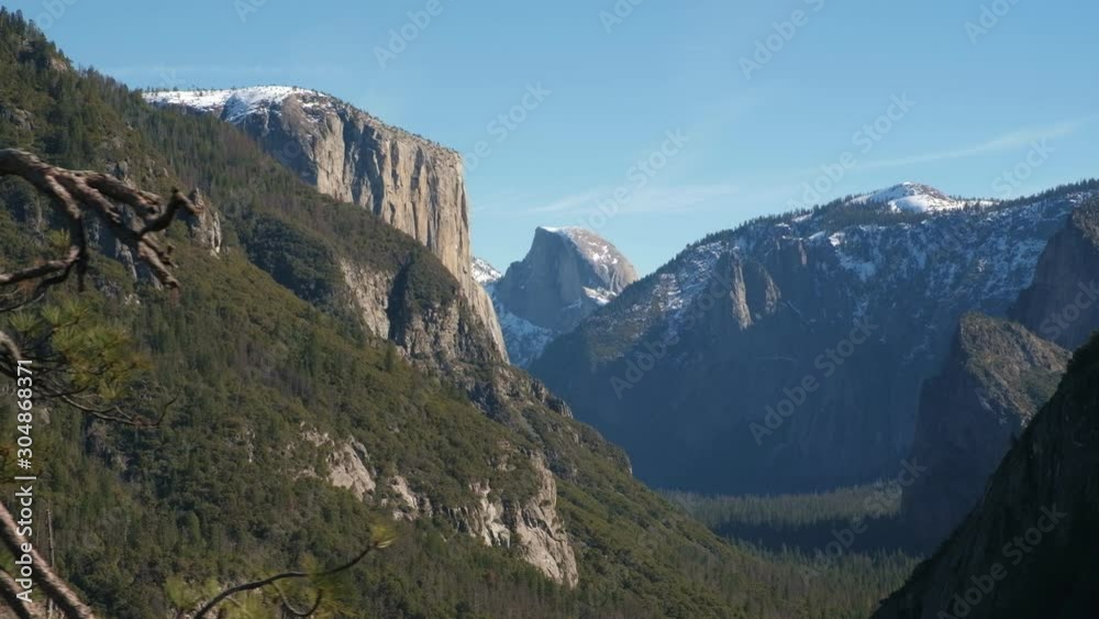 Slowly Panning Across Yosemite Valley - Yosemite National Park in 4k Slowly Panning Across Yosemite Valley - Yosemite National Park in 4k