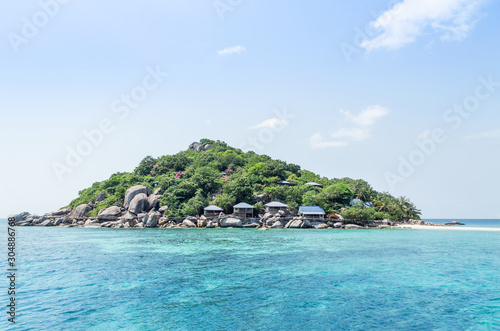  Landscape view of Koh Nang Yuan Island under blue sky in summer day, Koh Nang Yuan Island is most popular famous tourist attractions in the gulf of Thailand, Samui, Surat Thani, Thail