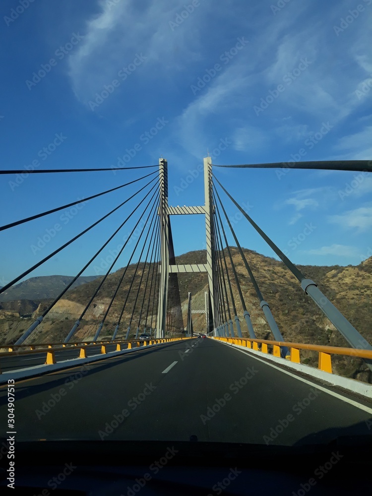 Obraz premium bridge at night