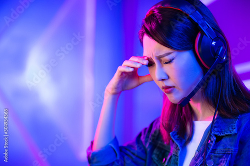 asian girl has eyes pain