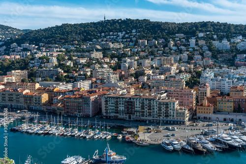 Vue sur le port de Nice