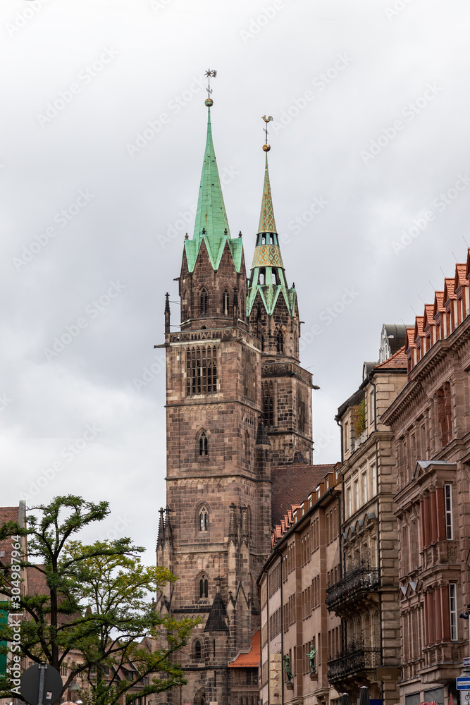 Obraz premium St. Lorenz church in the city Nuremberg, Bavaria, Germany