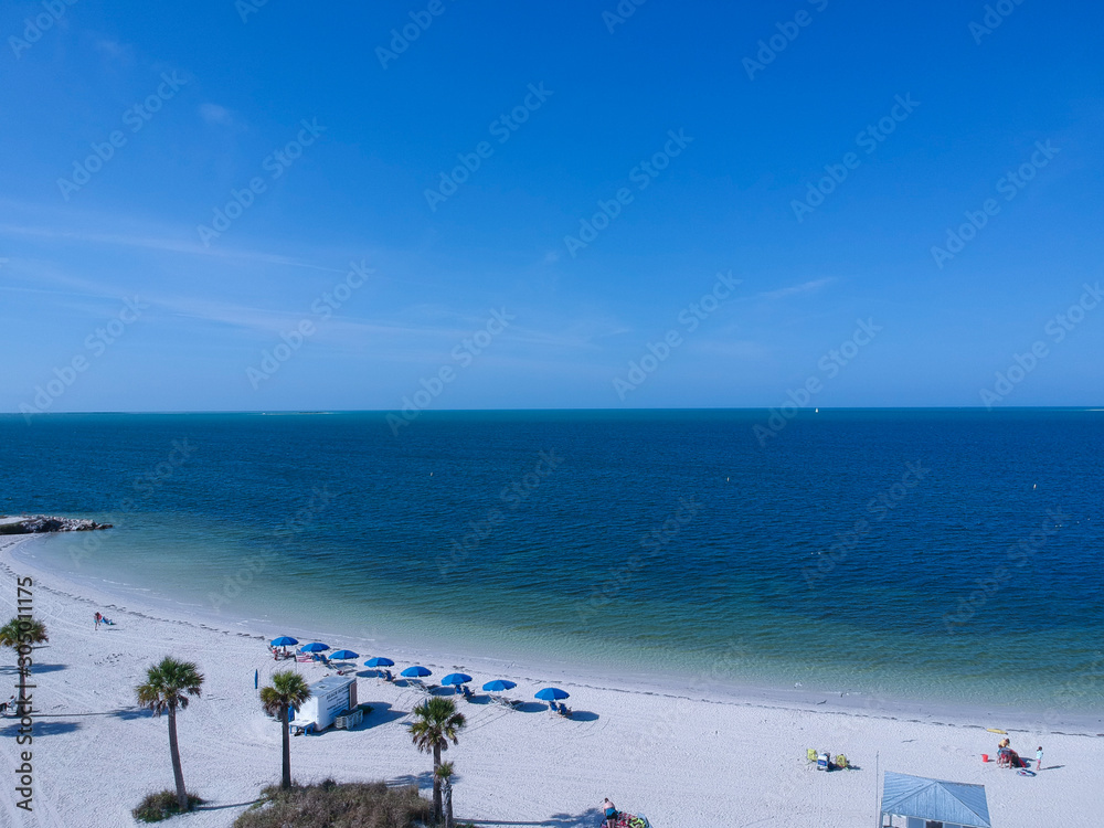 Obraz premium aerial view of beach and blue ocean