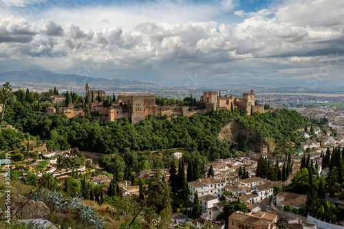 hermosa vista del mayor monumento de Andalucía, la alhambra de Granada