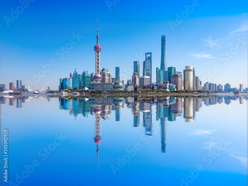Skyline of Shanghai © lotusjeremy