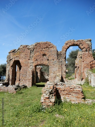Rovine romane di Luni antico teatro e tempio