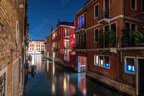 Vue des rues du centre historique de Venise et de ses canaux. © ODIN Daniel