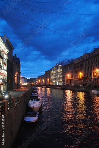 Sankt Peterburg at night