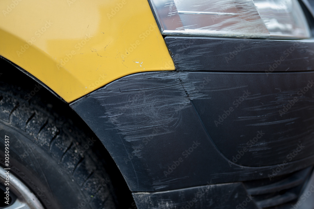 bumps, dent, parking damage, scratches on paint, yellow