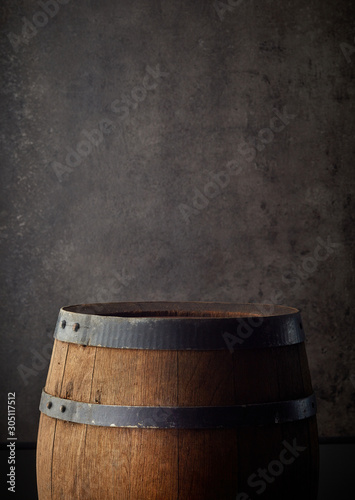 Valokuvatapetti old wooden barrel