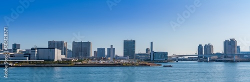 風景物語（東京湾晴海埠頭から見た東京湾） © camera papa
