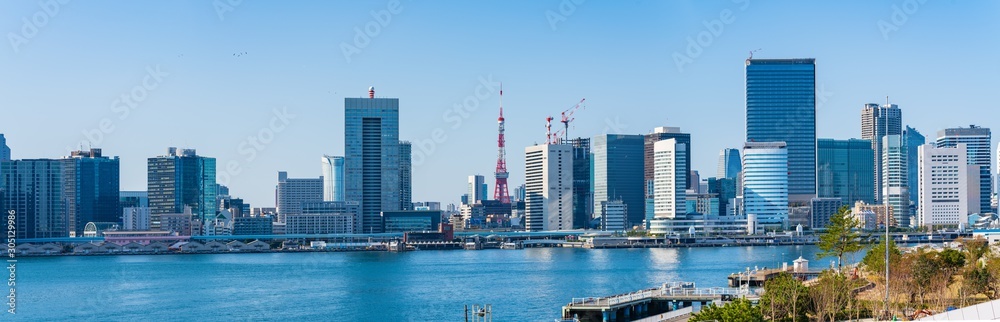 Fototapeta premium 風景物語（東京湾晴海埠頭から見た東京湾）