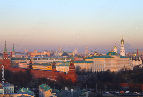 Photo beautiful sunset view of the Moscow Kremlin and cathedrals