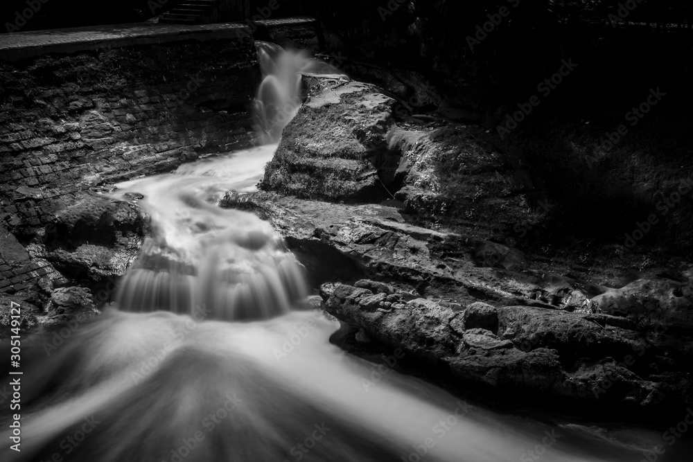 Obraz premium Dam waterfalls