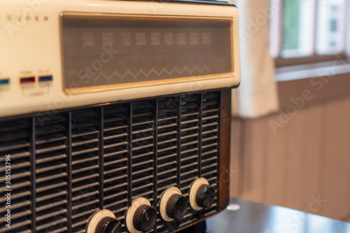 古いラジオ