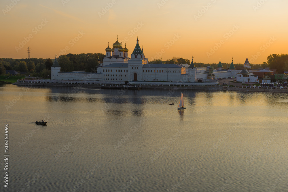 Fototapeta premium Ipatievsky Holy Trinity Monastery in September twilight. Kostroma, Golden Ring of Russia