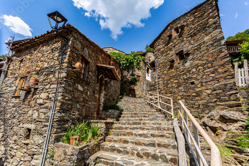 Candal – Nestled Among the Mountains