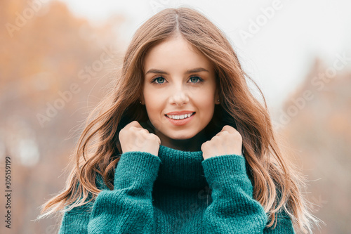 Portrait of stylish young w...