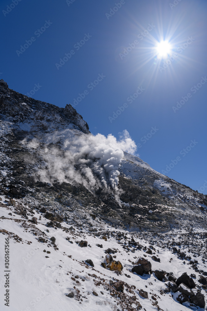 茶臼岳の噴煙